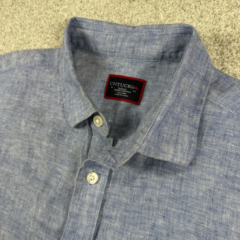 UNTUCKit Button Down Men Small Blue 100% Linen Wrinkle Resistant Short Sleeve